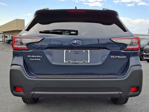 Used 2025 Subaru Outback Premium w/ Popular Package #1A AWD/4WD image 18