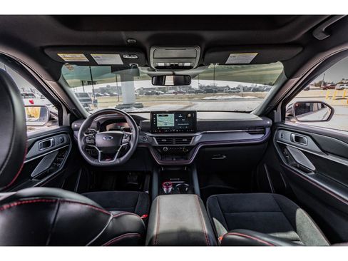 Used 2025 Ford Explorer ST image 10