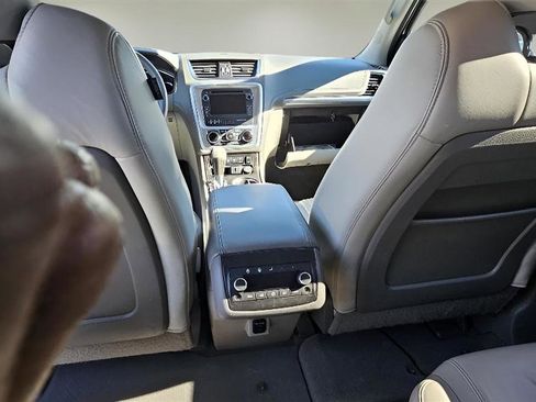 Used 2015 GMC Acadia SLT image 19