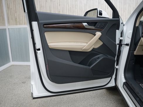 Used 2020 Audi Q5 2.0T Premium Plus image 29