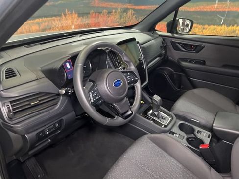 Used 2025 Subaru Forester Premium AWD/4WD image 23