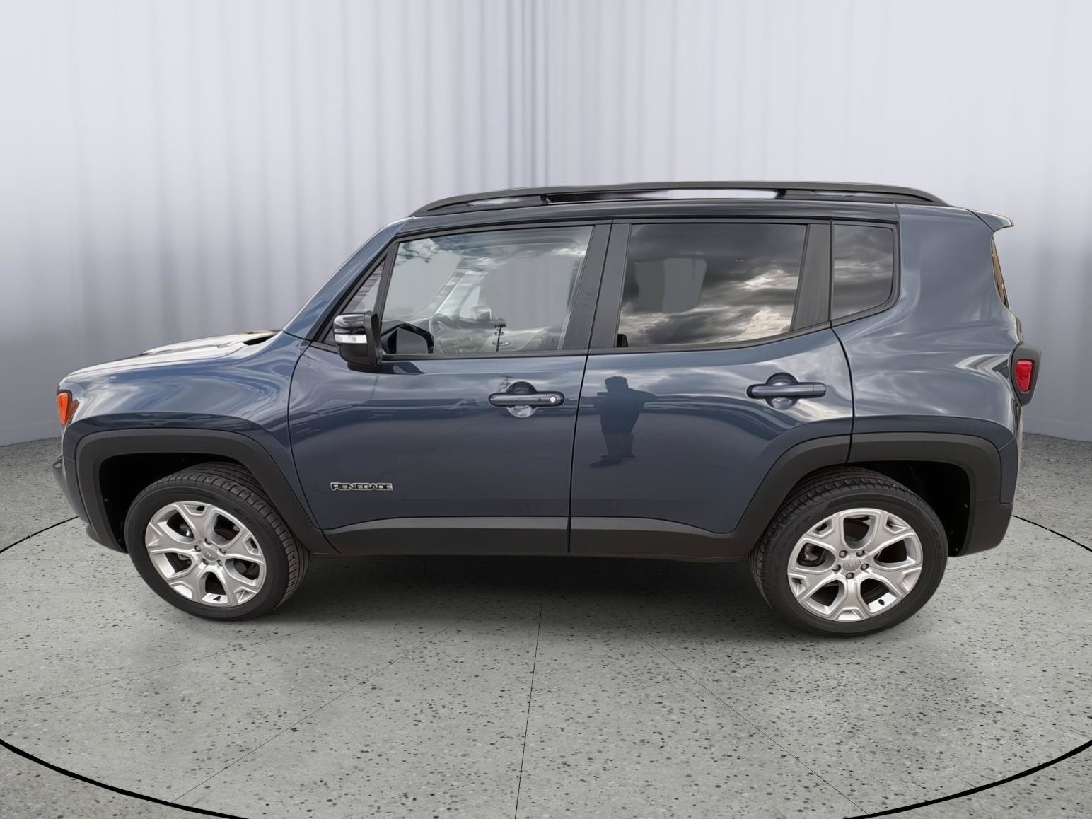 Used 2022 Jeep Renegade Limited AWD/4WD image 2