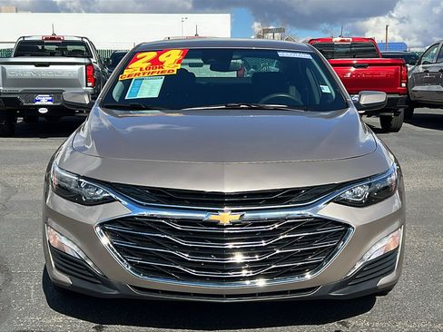 Used 2024 Chevrolet Malibu LT FWD image 2
