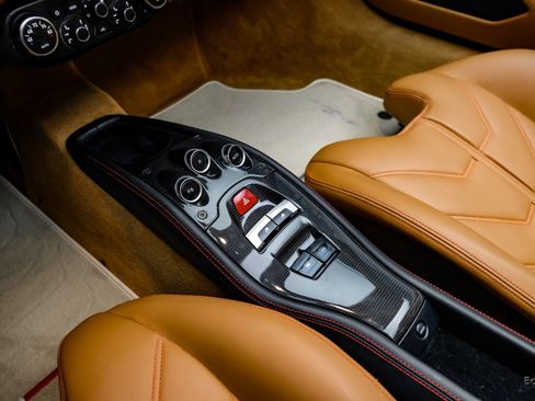 Used 2013 Ferrari 458 Spider image 75