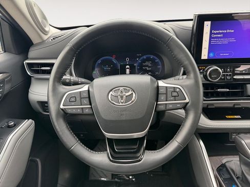 Used 2023 Toyota Highlander Platinum AWD/4WD image 13