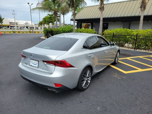 Used 2017 Lexus IS 200t RWD image 6