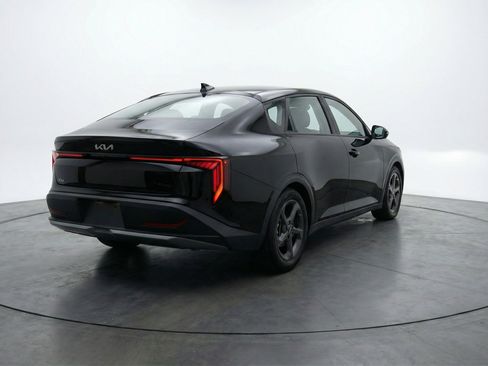 Used 2025 Kia K4 LXS image 9