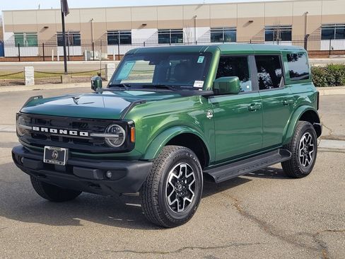 Used 2025 Ford Bronco Outer Banks image 8