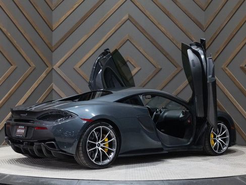 Used 2019 McLaren 570S image 2