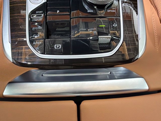 Used 2026 BMW X7 xDrive40i w/ M Sport Package AWD/4WD image 44