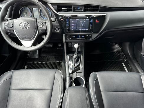 Used 2018 Toyota Corolla XLE image 14
