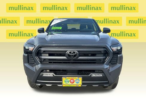 Used 2025 Toyota Tacoma SR5 AWD/4WD image 15
