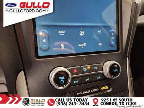 Used 2022 Ford Edge SE image 26