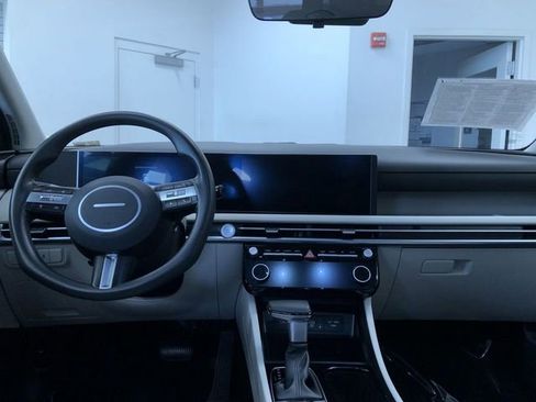 Used 2025 Hyundai Tucson SEL image 16