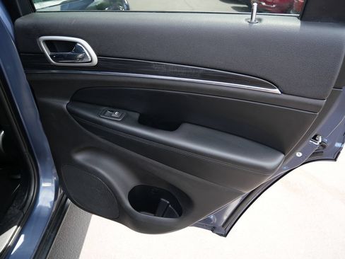 Used 2020 Jeep Grand Cherokee Limited AWD/4WD image 25