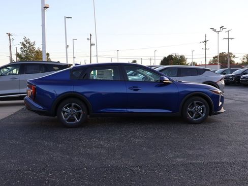 New 2025 Kia K4 LXS image 8