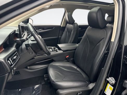 Used 2023 Lincoln Nautilus Reserve w/ Equipment Group 201A image 11