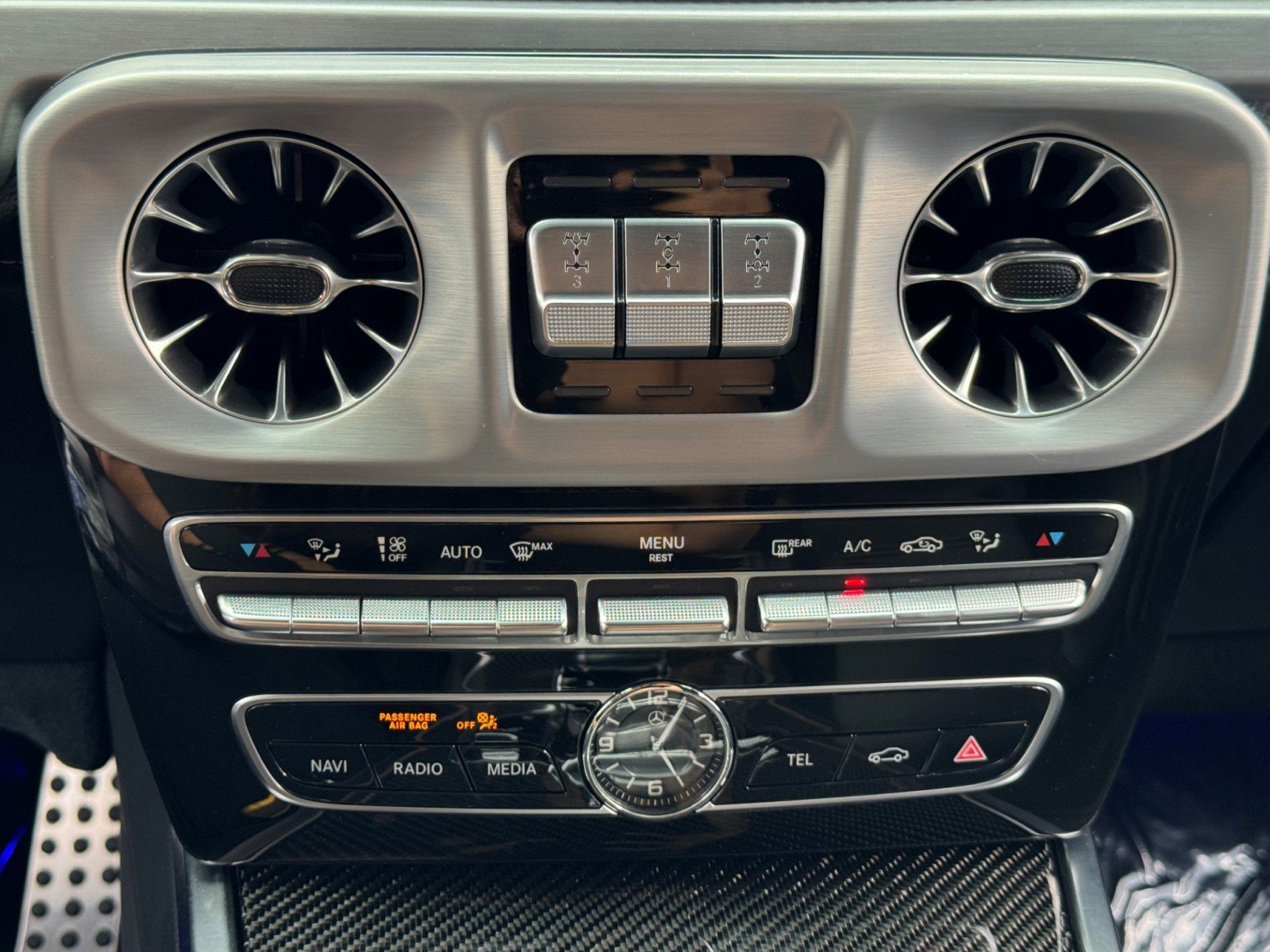 Used 2023 Mercedes-Benz G 550 image 32