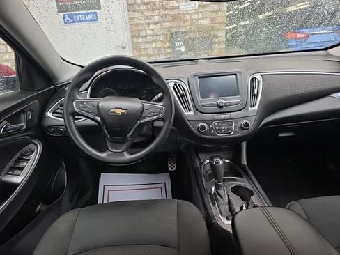 Used 2017 Chevrolet Malibu Hybrid FWD image 3