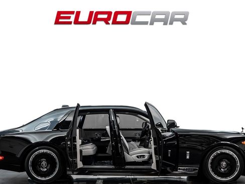 Used 2024 Rolls-Royce Phantom Sedan w/ The Phantom Package image 8