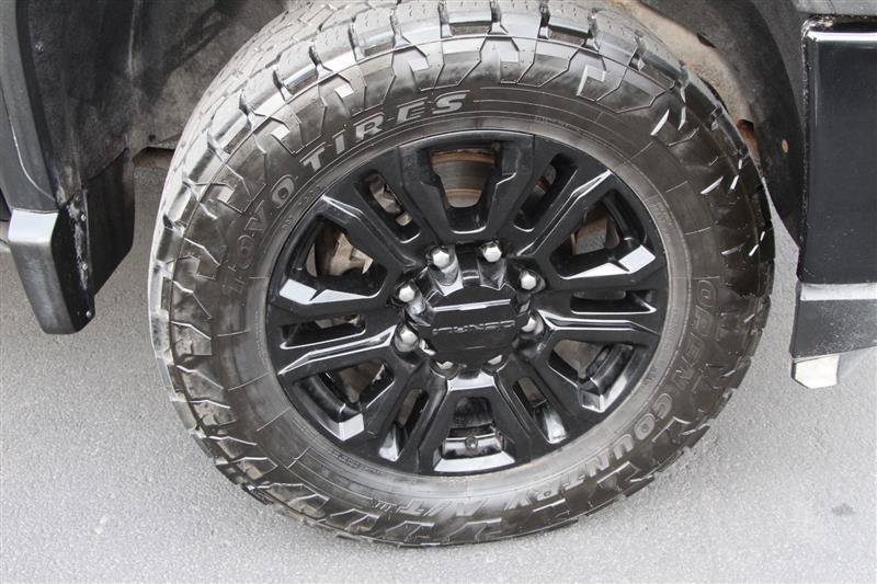 Used 2022 GMC Sierra 2500 Denali w/ Denali Black Diamond Edition AWD/4WD image 46