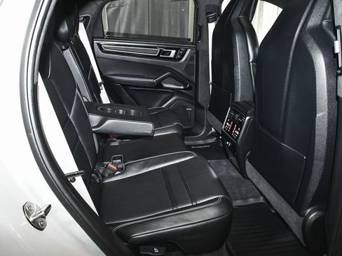 Used 2022 Porsche Cayenne GTS image 64