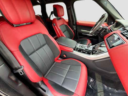 Used 2022 Land Rover Range Rover Sport HST image 15