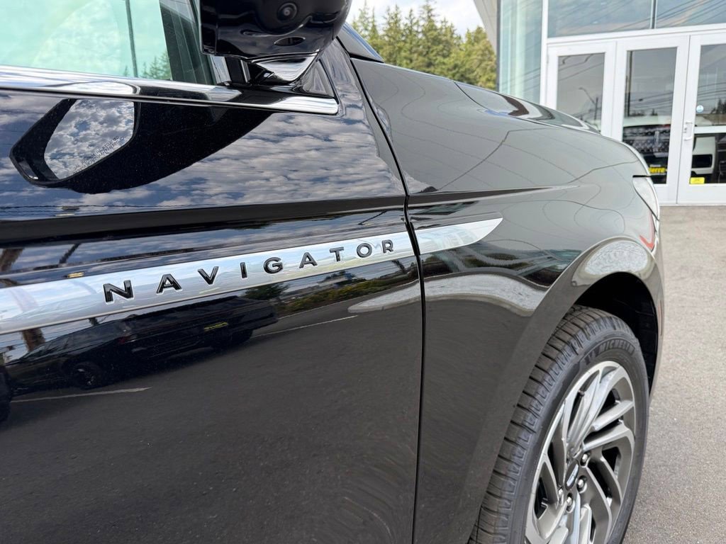 New 2027 Lincoln Navigator Reserve AWD/4WD image 37