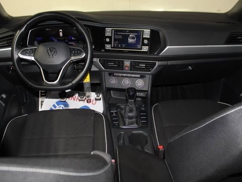 Used 2023 Volkswagen Jetta Sport image 24