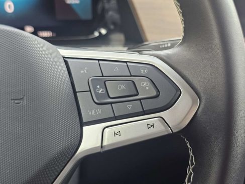 Used 2026 Volkswagen Atlas SE FWD image 25