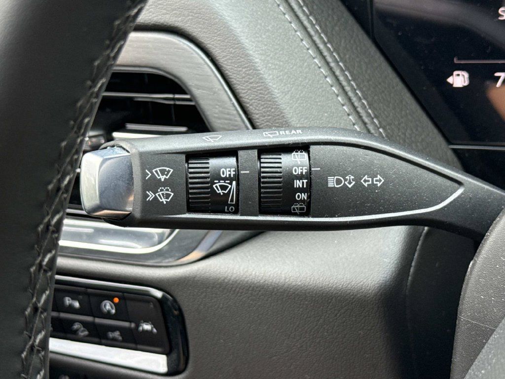 Used 2025 GMC Yukon XL Denali w/ Sun & Power Step Package AWD/4WD image 16