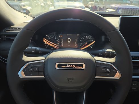 New 2026 Jeep Compass Latitude image 9