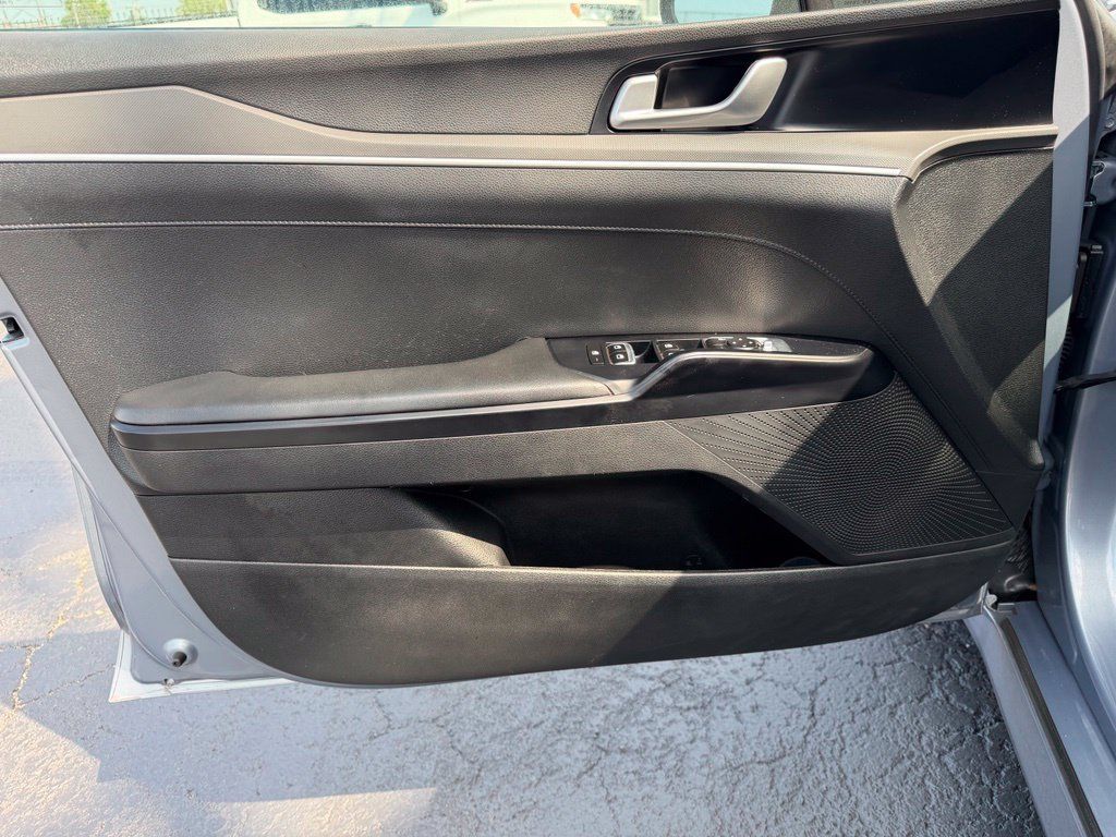 Used 2022 Kia K5 LXS FWD image 17