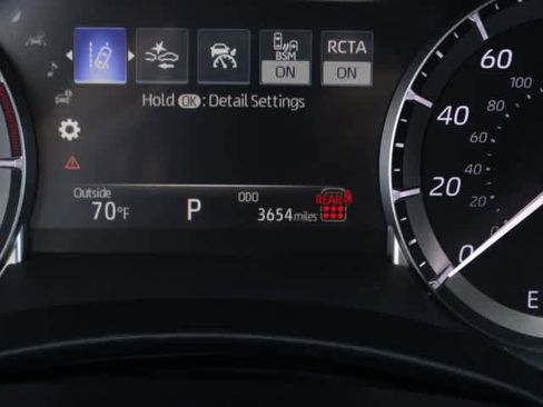 Used 2025 Toyota Highlander XLE image 26