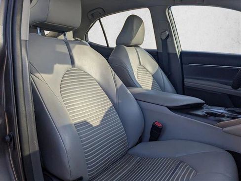 Used 2021 Toyota Camry SE image 20