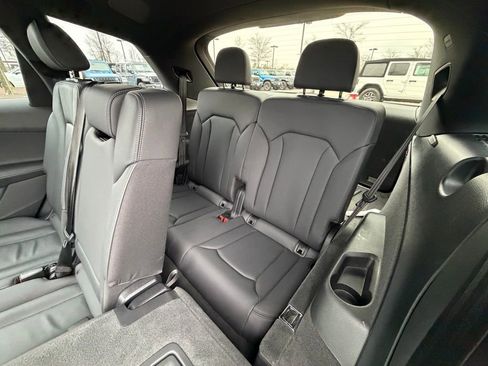 Used 2025 Audi Q7 3.0T Premium Plus image 19
