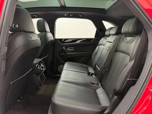 Used 2019 Bentley Bentayga AWD/4WD image 16