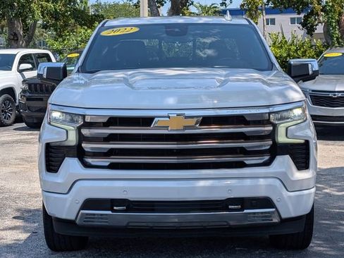 Used 2022 Chevrolet Silverado 1500 High Country w/ High Country Premium Package AWD/4WD image 2