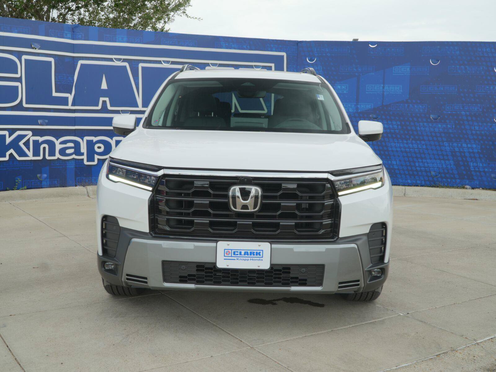 New 2026 Honda Pilot image 2