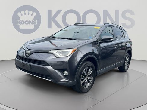 Used 2018 Toyota RAV4 XLE w/ Plus Extra Value Package AWD/4WD image 1