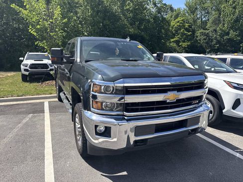 Used 2018 Chevrolet Silverado 2500 LT w/ LT Plus Package AWD/4WD image 39