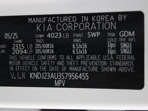 Used 2025 Kia Soul LX FWD image 30