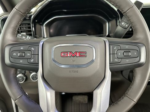 Used 2023 GMC Sierra 1500 SLT image 4