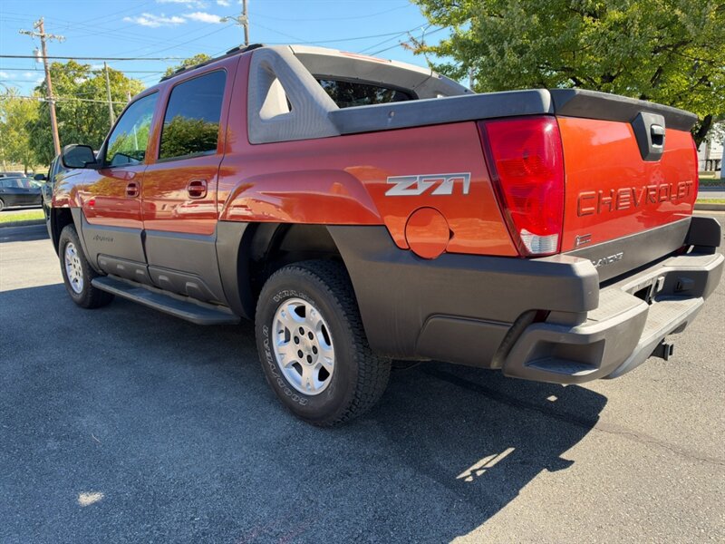 Used 2003 Chevrolet Avalanche 4x4 w/ Suspension Package, Off-Road image 5