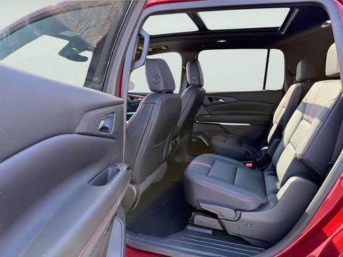 Used 2025 Chevrolet Traverse RS w/ LPO, Floor Liner Package AWD/4WD image 44