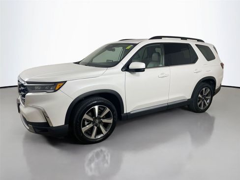 Used 2024 Honda Pilot Touring image 8