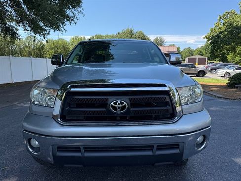 Used 2010 Toyota Tundra 4x4 CrewMax image 10
