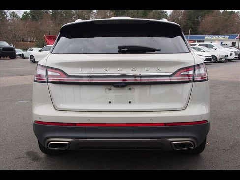 Used 2021 Lincoln Nautilus Reserve w/ Equipment Group 201A image 4