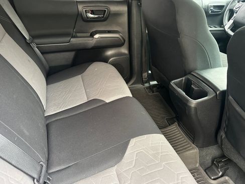 Used 2023 Toyota Tacoma TRD Off-Road image 17