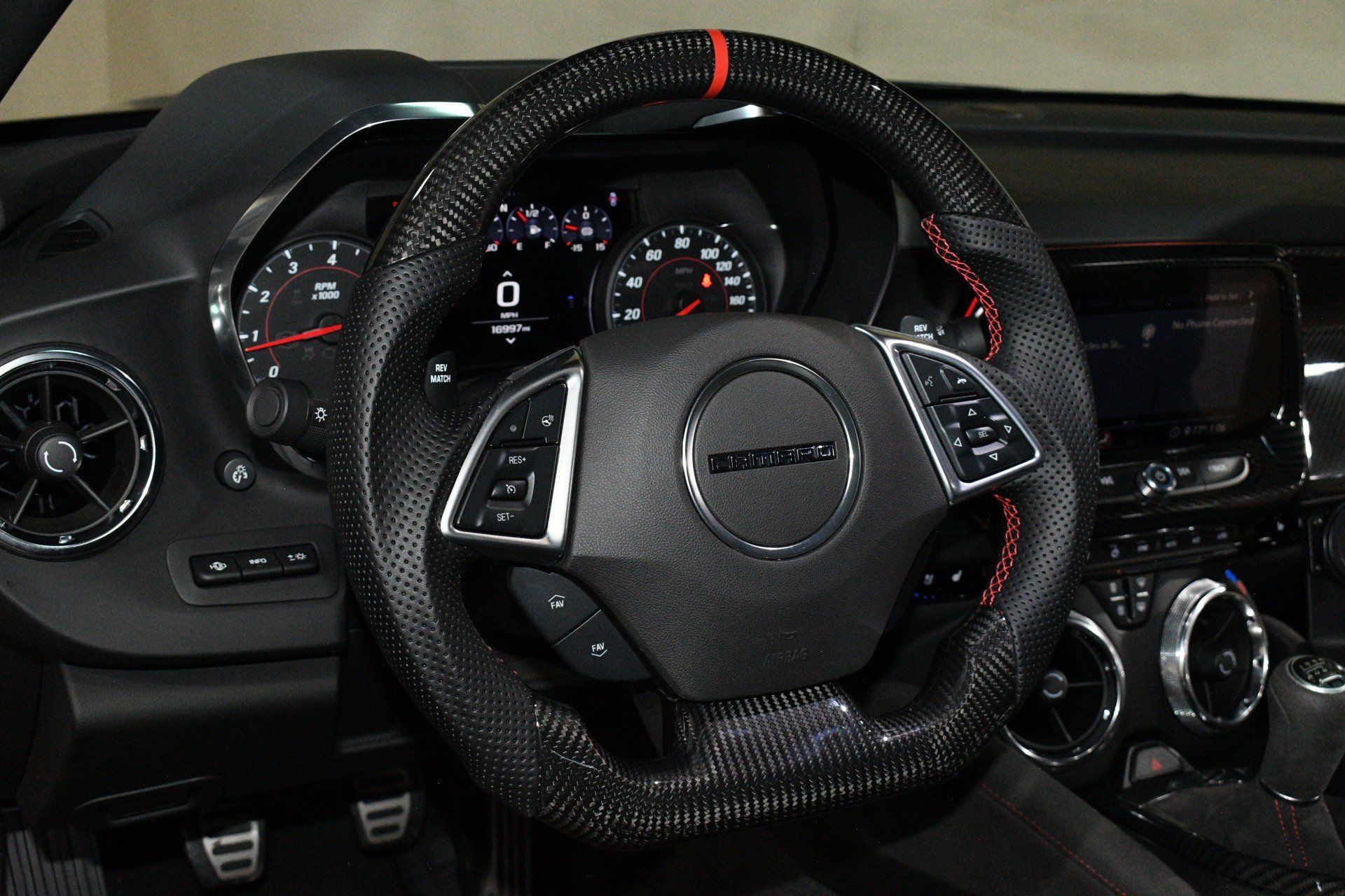Used 2020 Chevrolet Camaro ZL1 RWD image 23